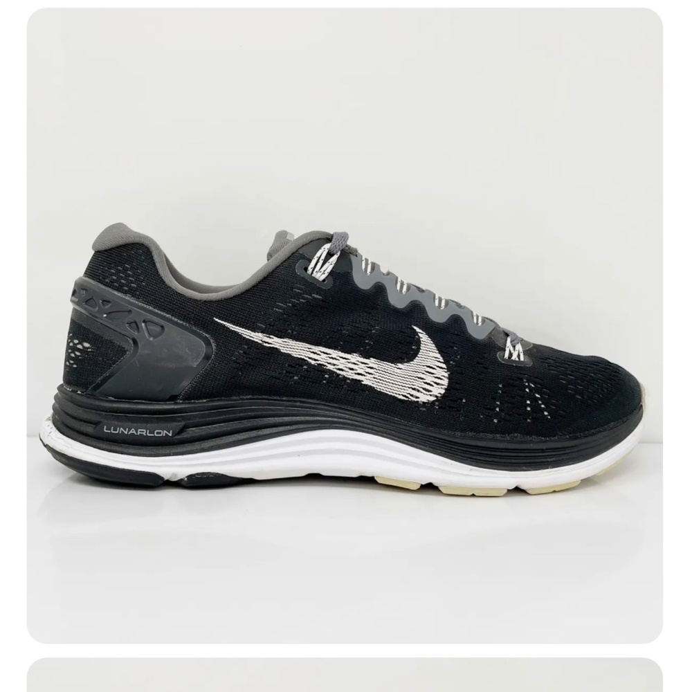 NIKE WOMEN’S LUNARGLIDE RUNNING SNEAKERS, SIZE US 7.5, BLACK/GREY